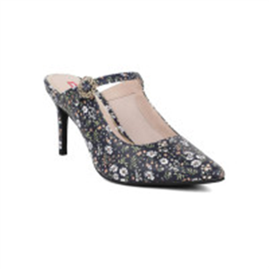Footwear - Upto 50% to 80% OFF on Footwear Online at Best Prices in India